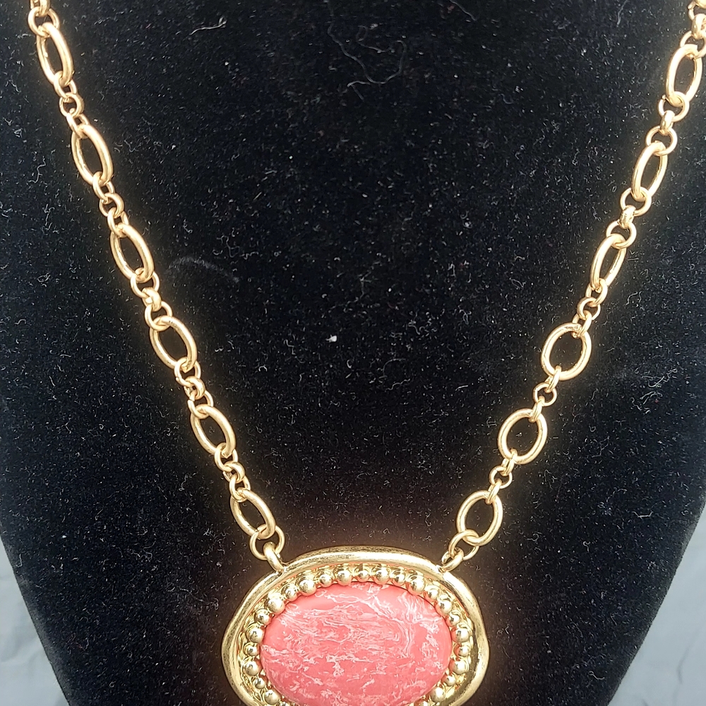 Gold and Pink Necklace with Oval Links and Druzy Stone